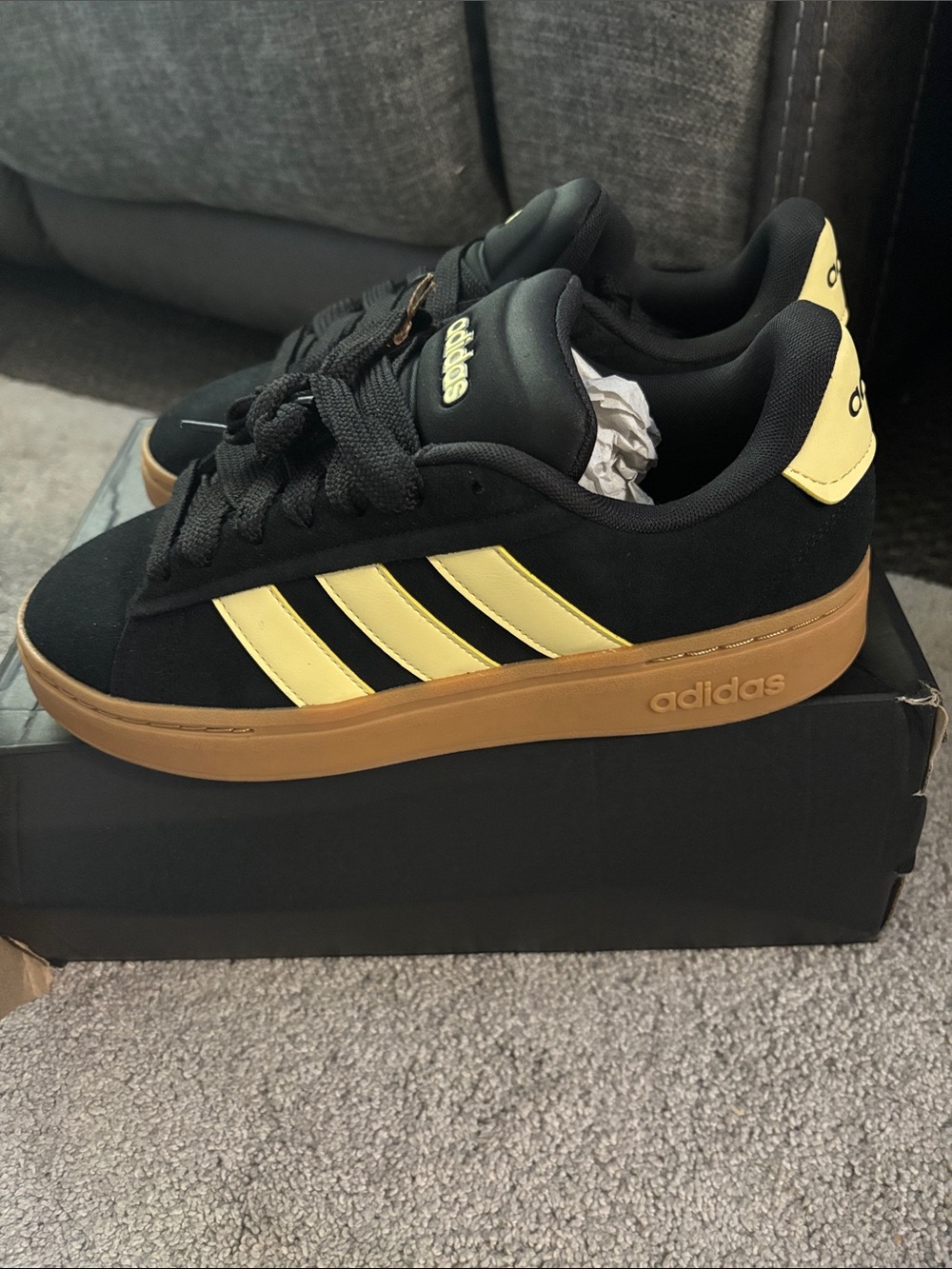 adidas GRAND COURT ALPHA BUMBLE BEE and Gum Sole